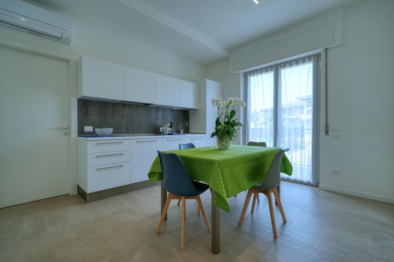 Appartamenti Da Mirella Lazise Exteriör bild