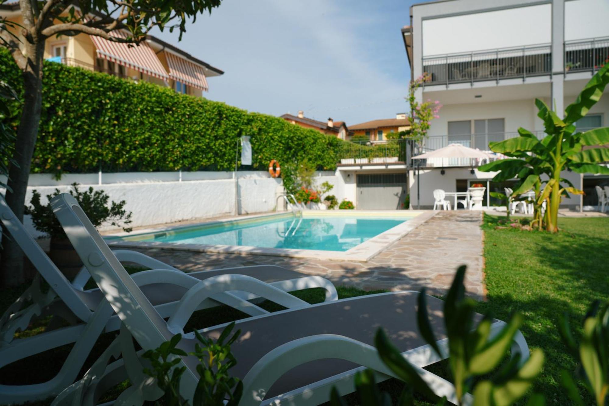 Appartamenti Da Mirella Lazise Exteriör bild