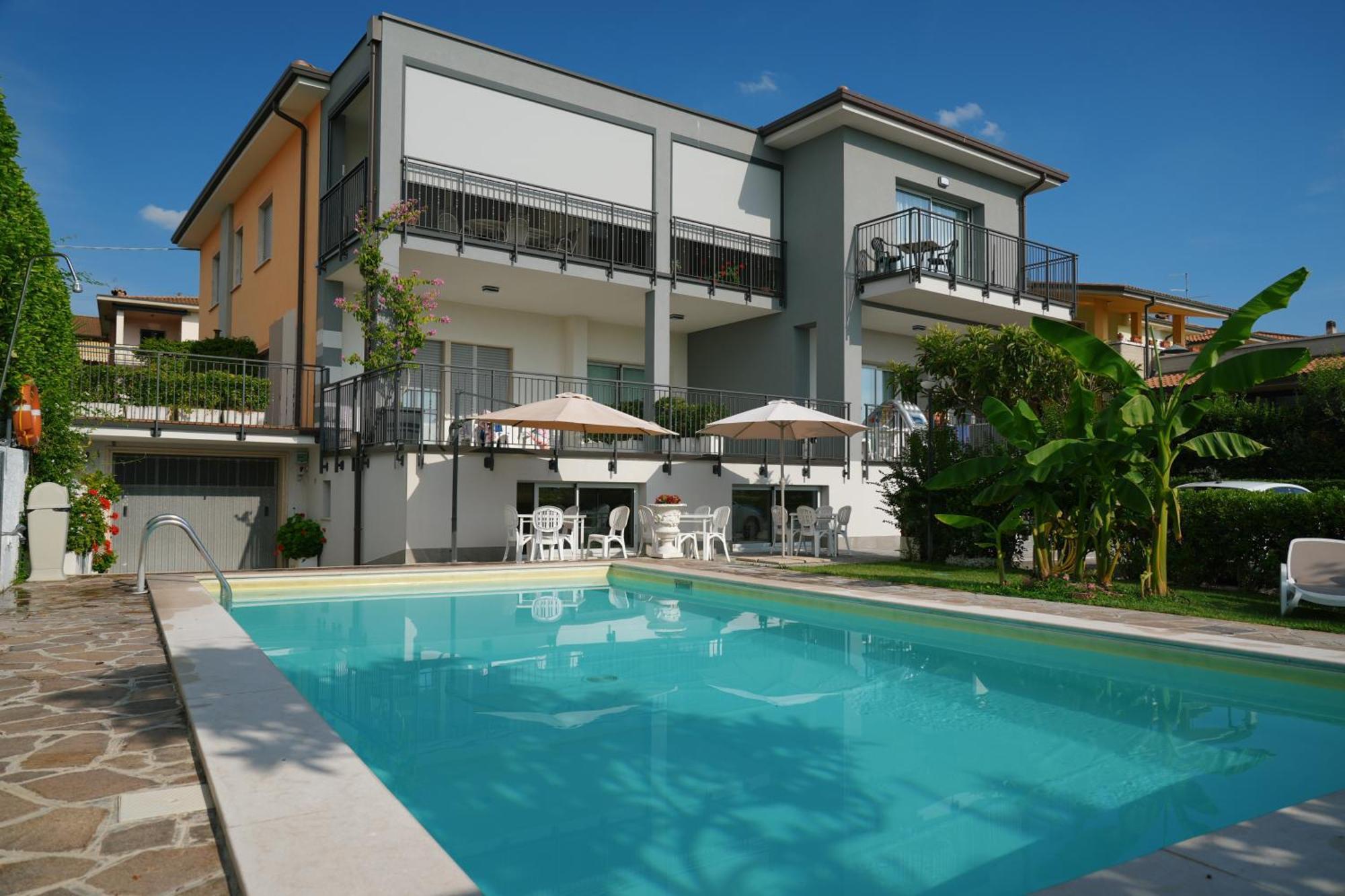 Appartamenti Da Mirella Lazise Exteriör bild