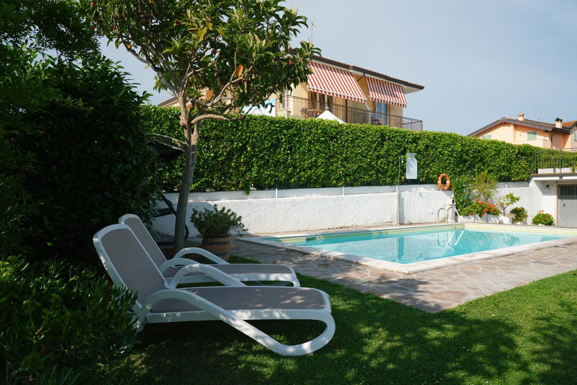 Appartamenti Da Mirella Lazise Exteriör bild
